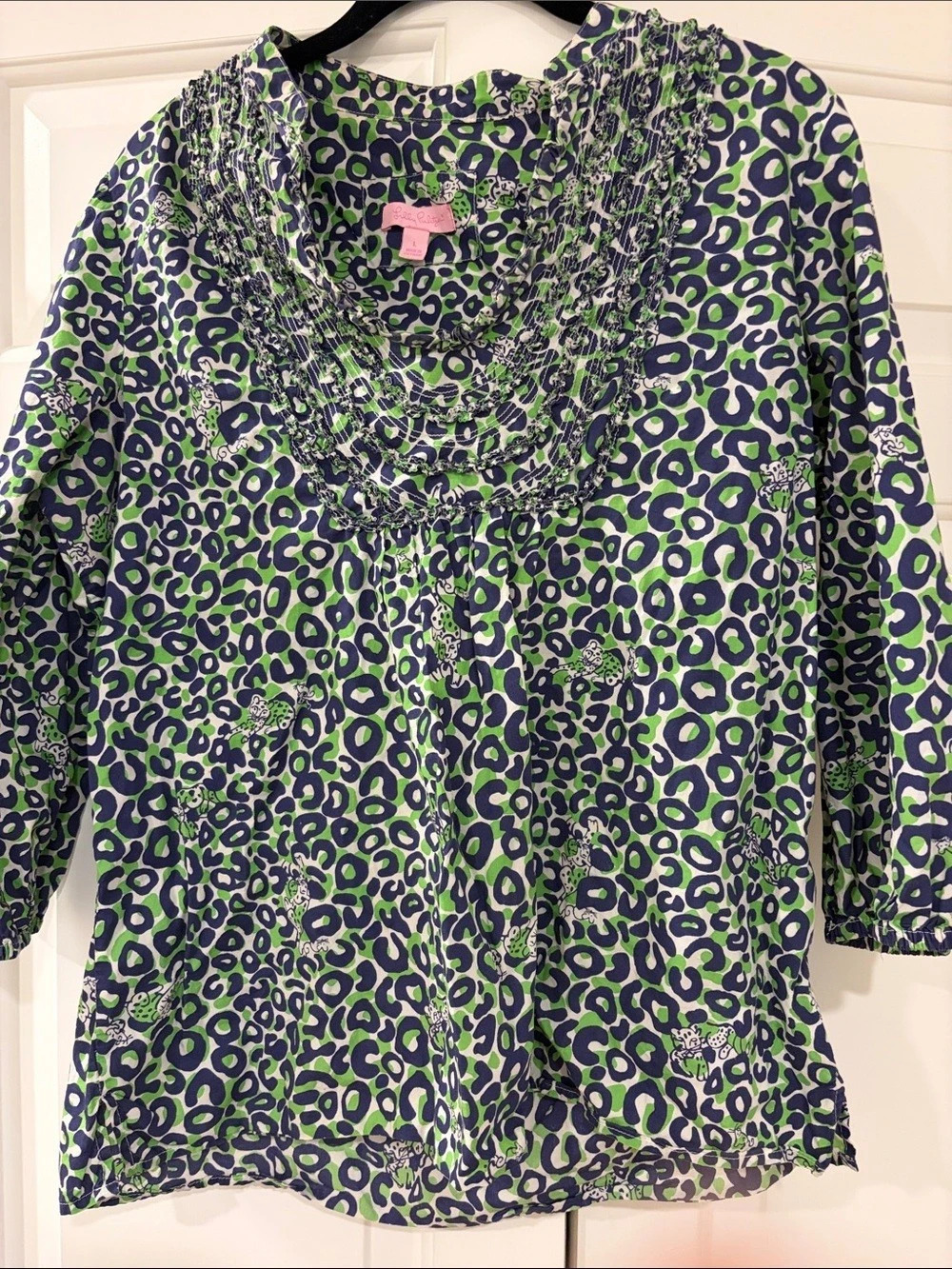 Lilly Pulitzer V Neck top in Green & Blue size Large